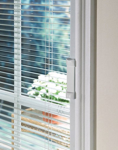 Triple-Glazed Enclosed Blinds With Grilles Between Glass (Gbg)